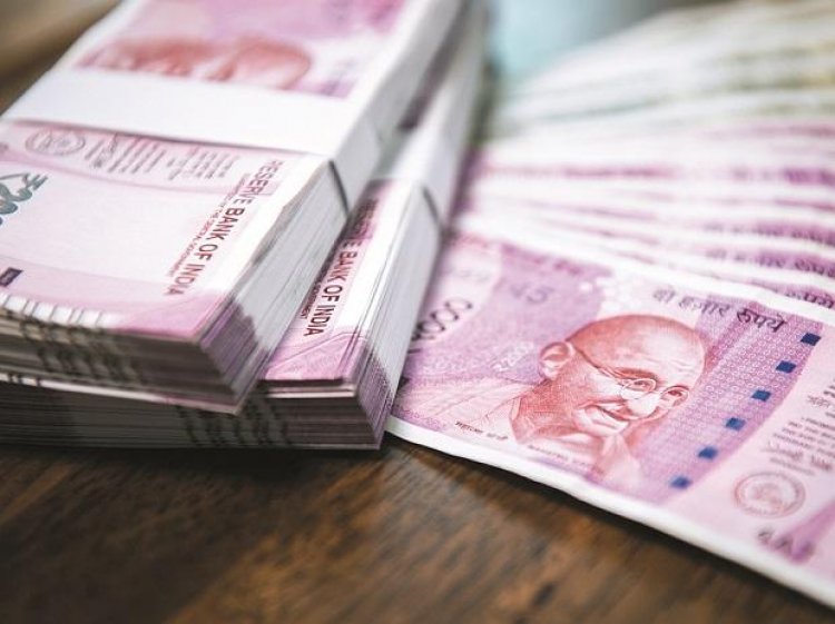 Rupee rises 18 paise to 73.60 against US dollar in early trade