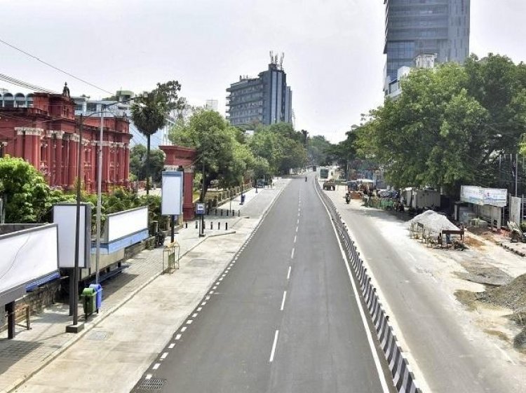 Streets empty, shops closed as 15-day lockdown comes into force in Bengal