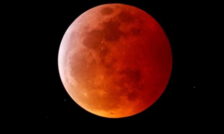 Super Blood Moon in Easter sky on May 26 evening