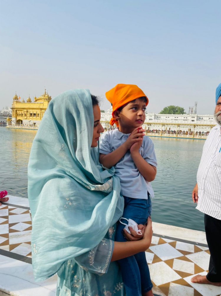 Kangana Ranaut visits Golden Temple in Amritsar for the first time with family