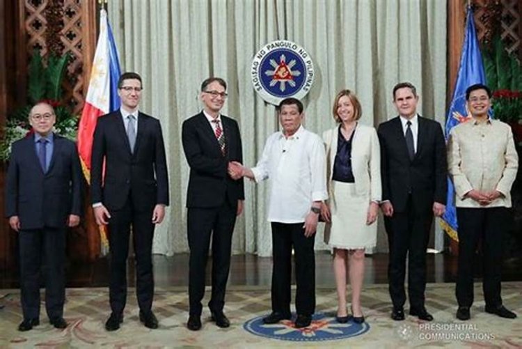 Philippine leader recalls decision to void US security pact