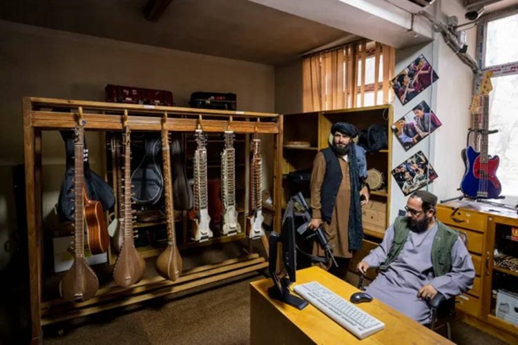 Under Taliban, thriving Afghan music scene heads to silence