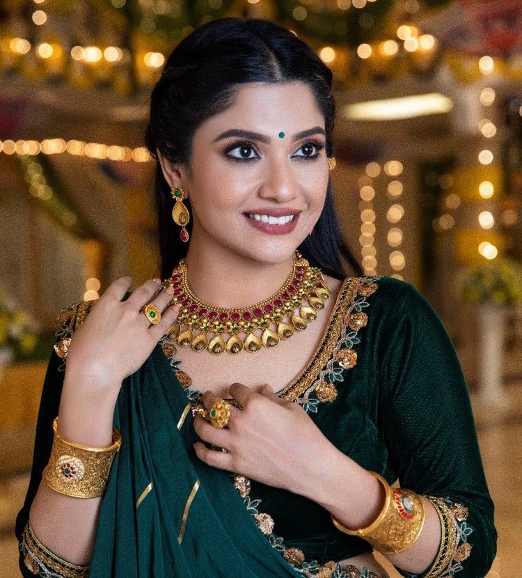 Celebrate this Navratri with Sankalp – traditional jewellery from Kalyan Jewellers