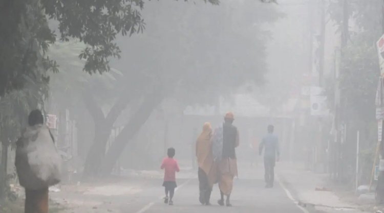 Chilly morning in Delhi, minimum temperature 5.4 deg C