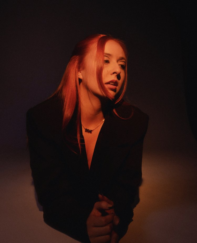 Going Through ‘Growing Pains’ with NYC Pop Artist, Liv Byrne, on Her Debut Album
