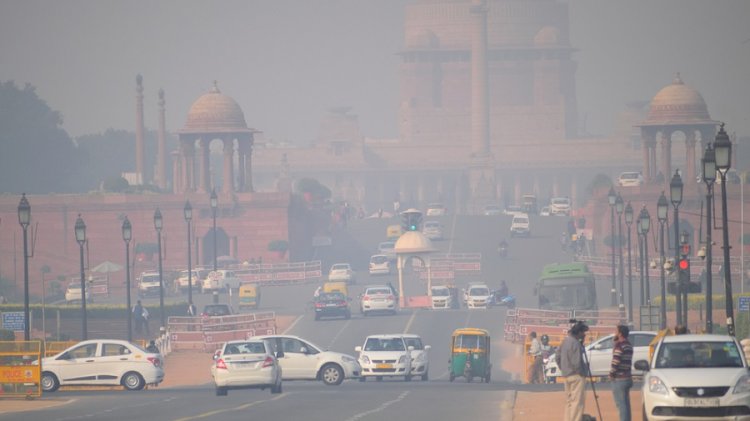 Warm morning in Delhi, strong winds likely in day