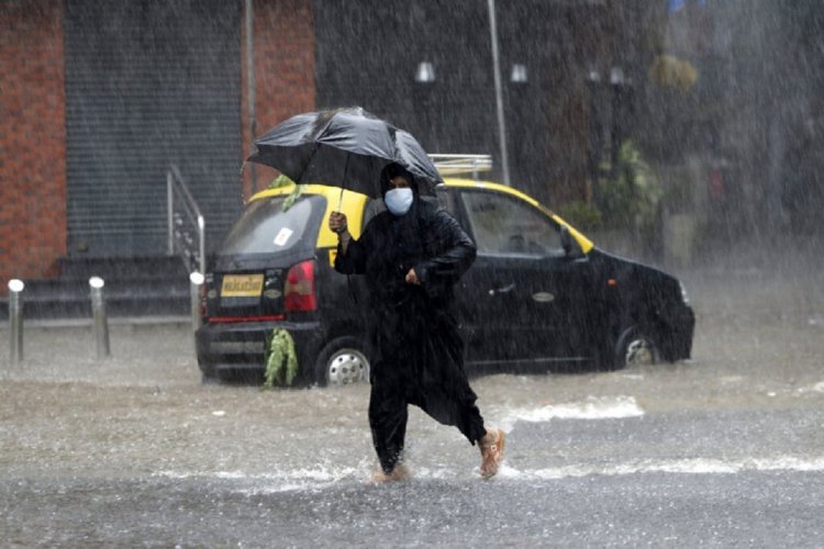 Heavy rain in Mumbai, neighbouring areas; IMD forecasts more showers