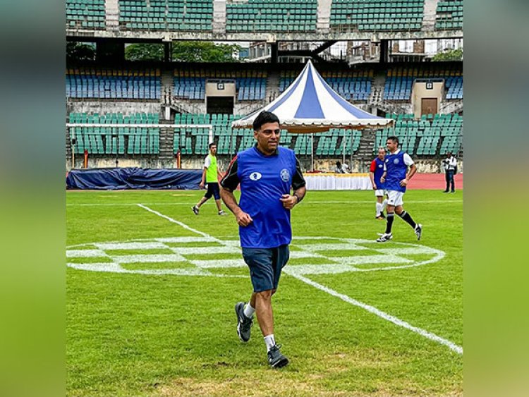 Chennaiyin FC hosts chess players, officials for friendly football matches