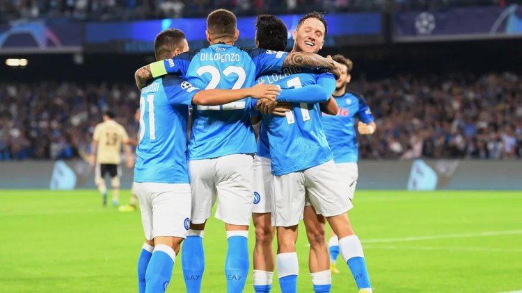 Perfect Napoli beats Ajax 4-2 to reach Champs League last 16