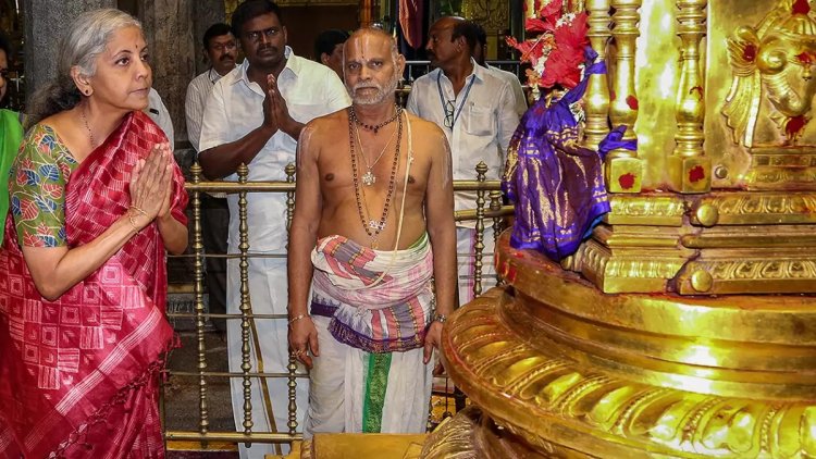 Nirmala Sitharaman worships at Lord Venkateswara shrine