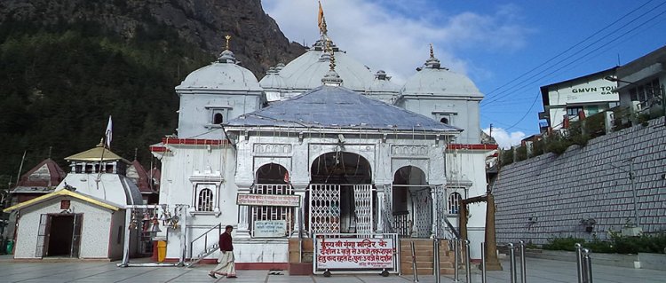 Uttarakhand: Portals of Gangotri temple close for winter