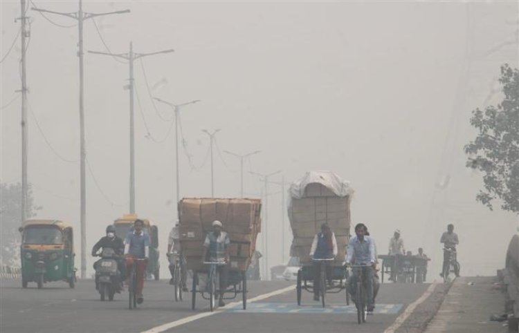 Delhi records 6.4 degree Celsius temperature, air quality 'moderate'