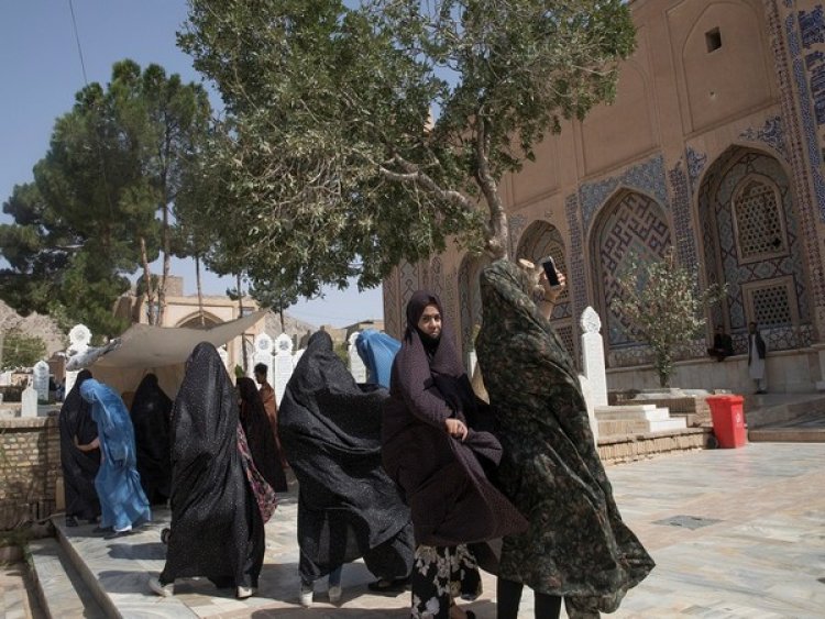 Afghanistan Economic Crisis: Special market for women shuts down due to non-payment of shop rents