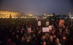 Demonstrators celebrate Austria government collapse