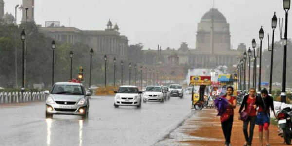 Humid morning in Delhi, rains likely in evening