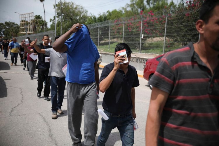 800 asylum seekers returned to wait in Mexican border city