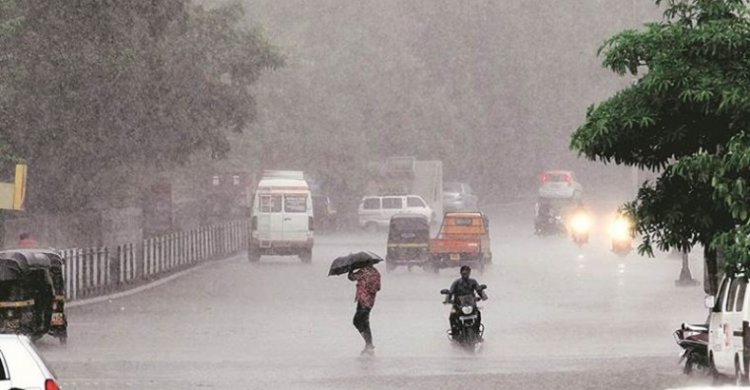 Delhi receives light rains