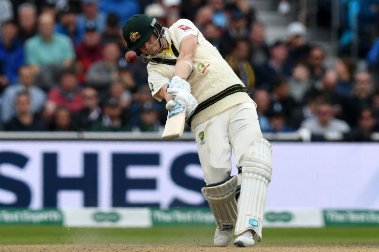 Smith underlines greatness with Old Trafford double century