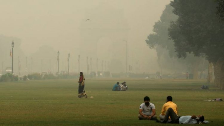 Delhi: Pollution levels likely to due to wind, air quality remains 'very poor'
