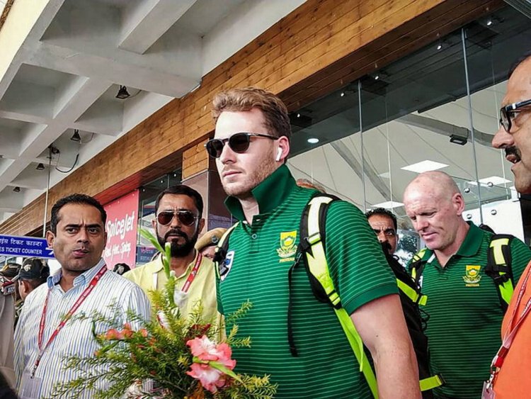 South Africa squad arrives in India