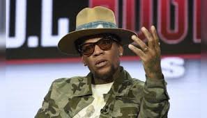 D L Hughley tests positive for COVID-19