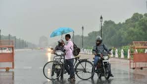Heavy rains lash Delhi, inundate several areas