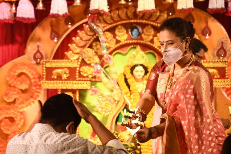 North Bombay Sarbojanin Durga Puja Samiti, one of the oldest and the biggest Durga Puja in Mumbai goes virtual amid the COVID -19 pandemic