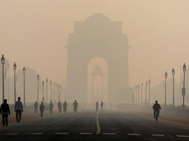 Delhi's air quality 'very poor', may improve slightly