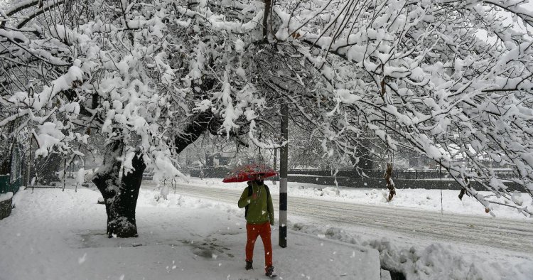 Flight services to and from Kashmir affected due to heavy snowfall